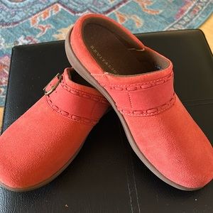 Revitalign Ladies 6.5 Suede Mules